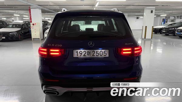 Mercedes-Benz GLB 2025, фото 5