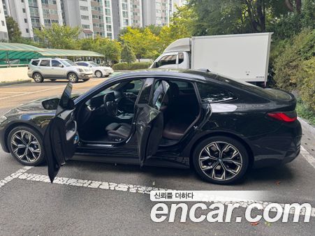 BMW i4 2023, фото 8