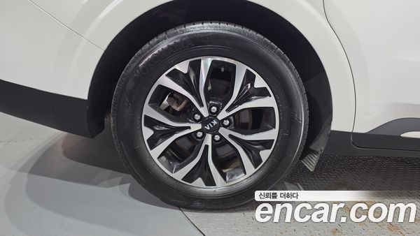 Kia Carnival 2021, фото 5