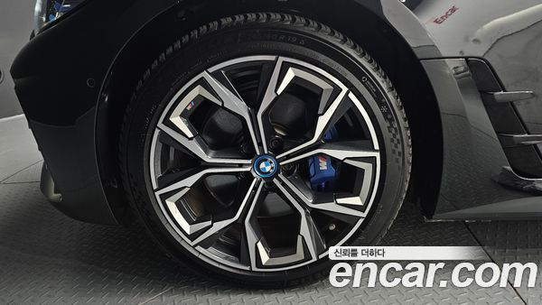 BMW i4 2024, фото 5