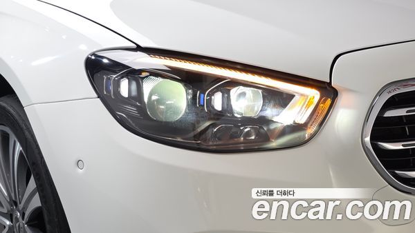 Mercedes-Benz E-Class 2023, фото 7