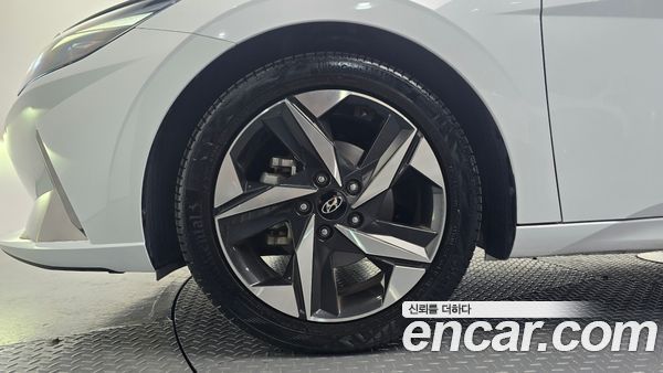 Hyundai Elantra 2021, фото 4
