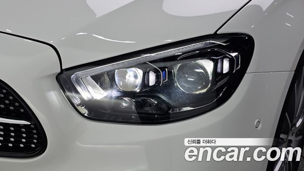 Mercedes-Benz E-Class 2022, фото 8