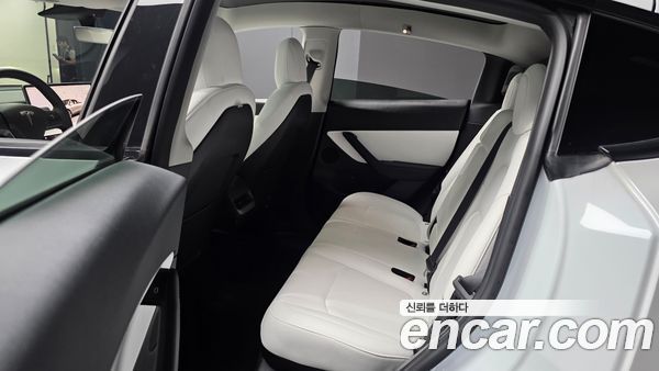 Tesla Model Y 2022, фото 16