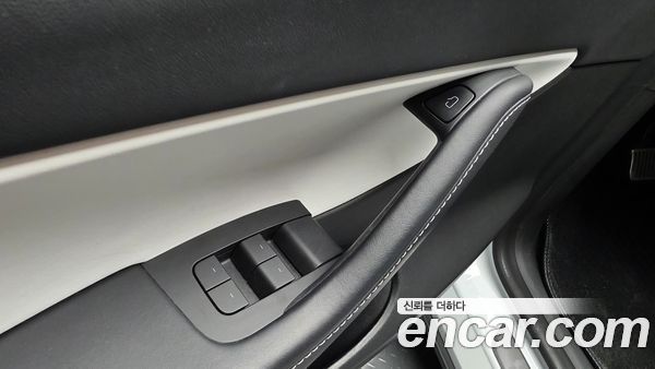 Tesla Model Y 2022, фото 29
