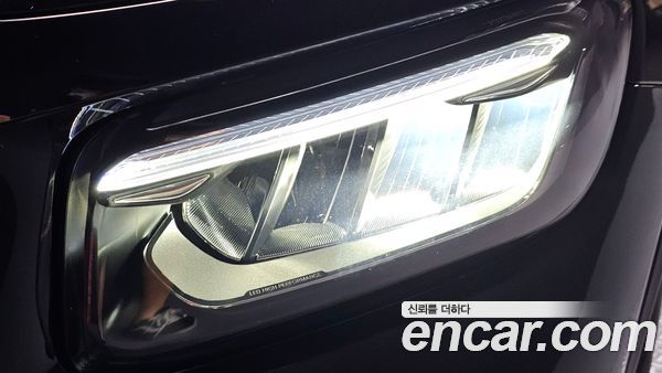 Mercedes-Benz GLB 2025, фото 8