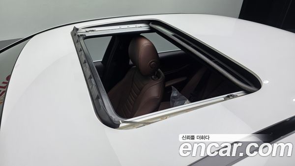 Mercedes-Benz E-Class 2022, фото 31