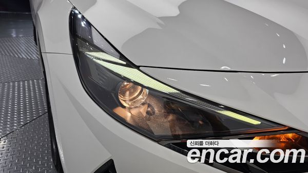 Hyundai Elantra 2023, фото 8