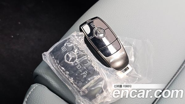 Mercedes-Benz GLB 2025, фото 29