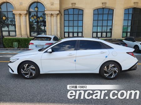 Hyundai Elantra 2024, фото 3