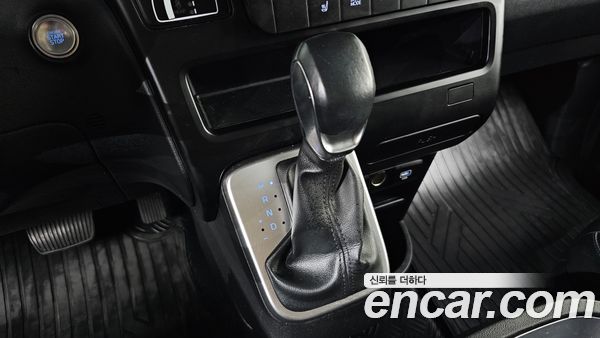 Hyundai Staria 2025, фото 9