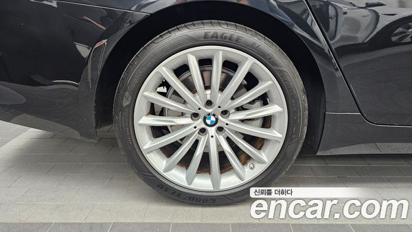 BMW 5 Series 2023, фото 5