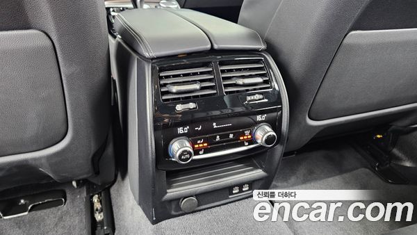 BMW 5 Series 2023, фото 31