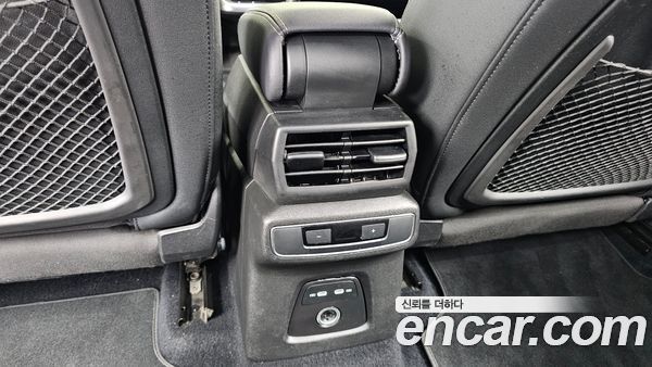 Audi Q4 e-tron 2022, фото 31