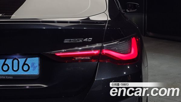BMW i4 2024, фото 9