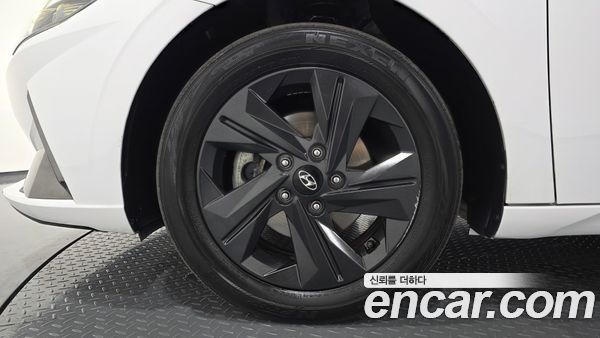 Hyundai Elantra 2022, фото 5