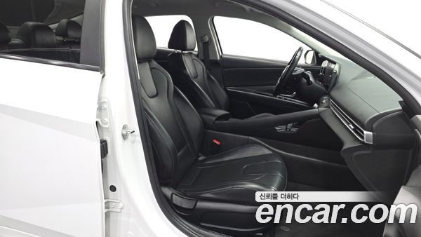 Hyundai Elantra 2022, фото 16