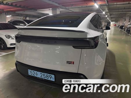 Tesla Model Y 2025, фото 3