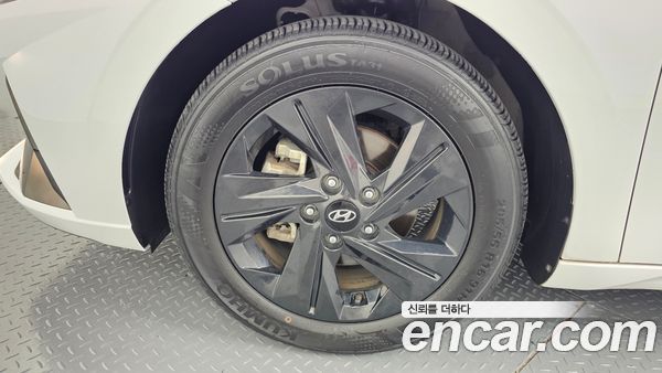 Hyundai Elantra 2023, фото 5