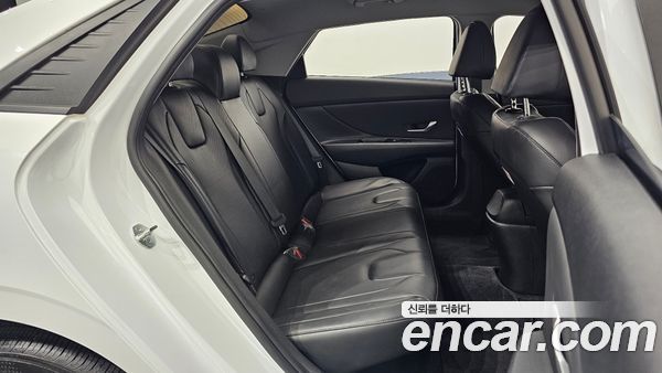 Hyundai Elantra 2023, фото 16