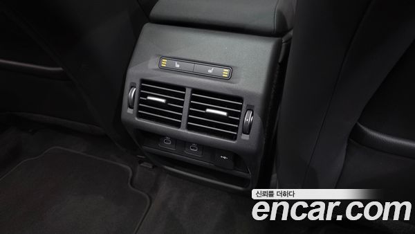 Land Rover Discovery Sport 2025, фото 30