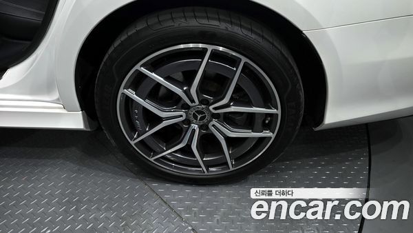 Mercedes-Benz E-Class 2023, фото 5