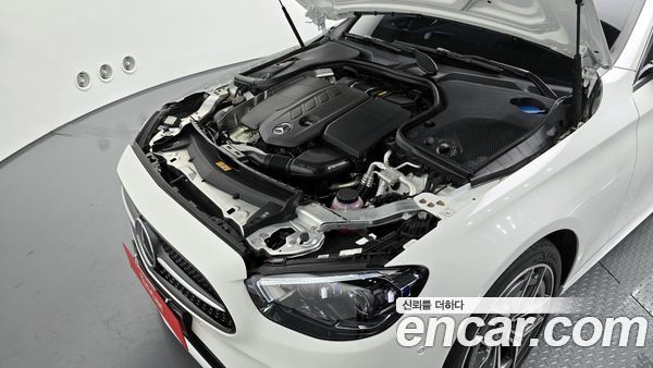 Mercedes-Benz E-Class 2023, фото 6