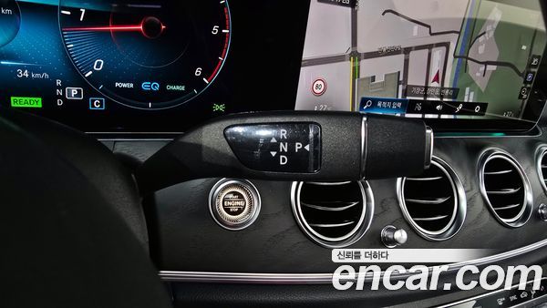 Mercedes-Benz E-Class 2023, фото 9
