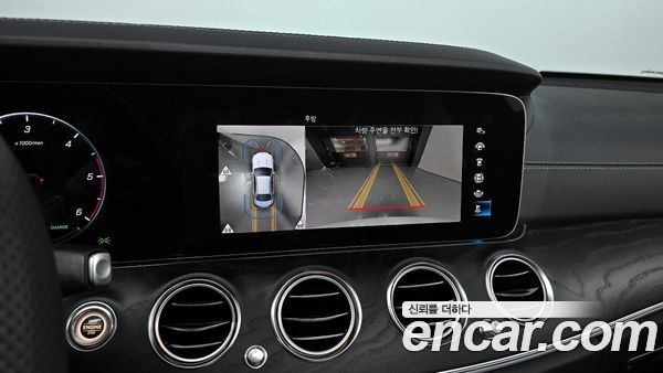 Mercedes-Benz E-Class 2023, фото 14