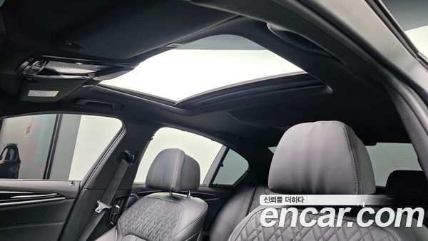 BMW 5 Series 2023, фото 31