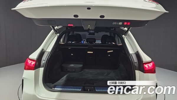 Mercedes-Benz EQE 2023, фото 20