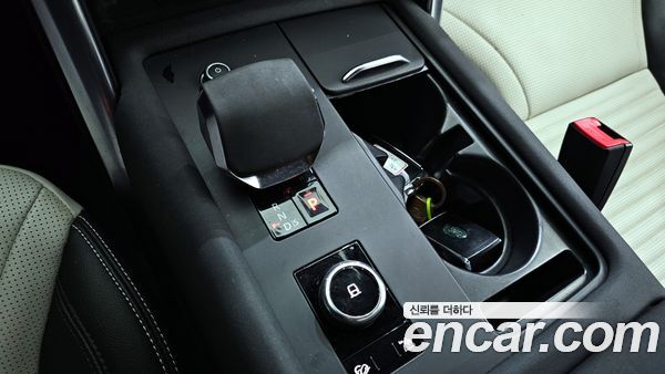 Land Rover Discovery 2022, фото 9