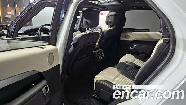 Land Rover Discovery 2022, фото 11