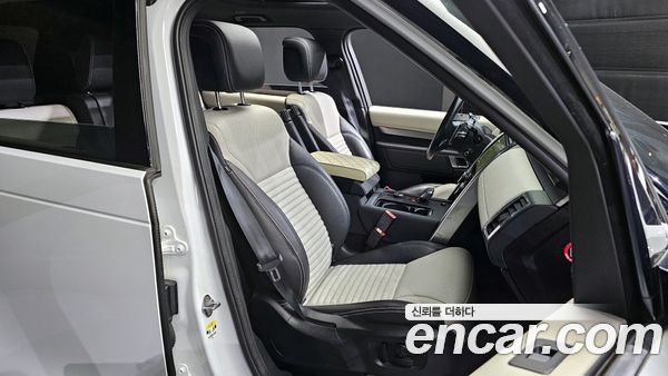 Land Rover Discovery 2022, фото 12