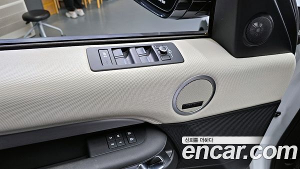 Land Rover Discovery 2022, фото 14