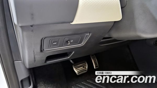 Land Rover Discovery 2022, фото 15