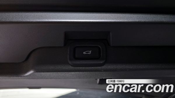 Land Rover Discovery 2022, фото 18