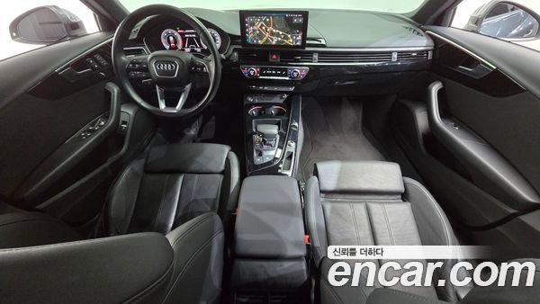 Audi A4 2022, фото 7