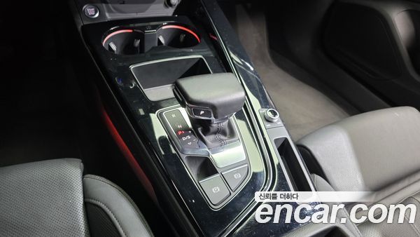 Audi A4 2022, фото 9