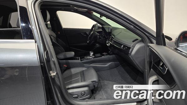 Audi A4 2022, фото 11