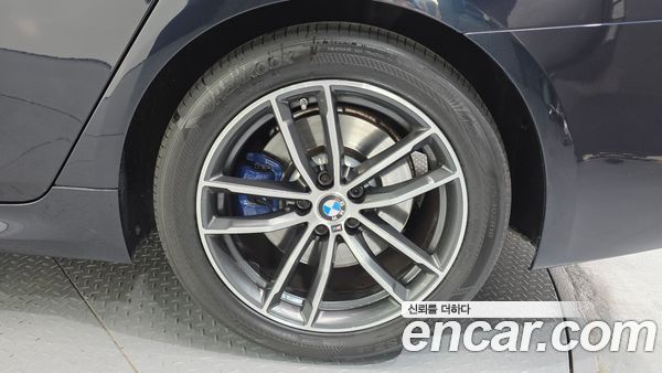 BMW 5 Series 2021, фото 5