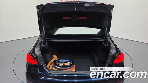 BMW 5 Series 2021, фото 20