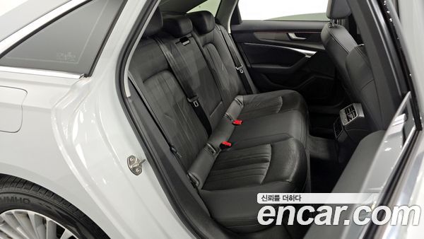 Audi A6 2020, фото 12