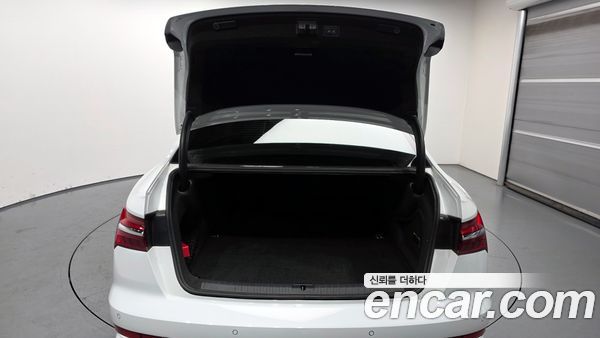 Audi A6 2021, фото 20
