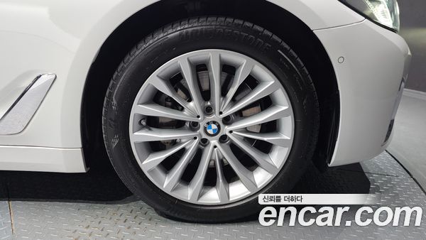 BMW 5 Series 2021, фото 5