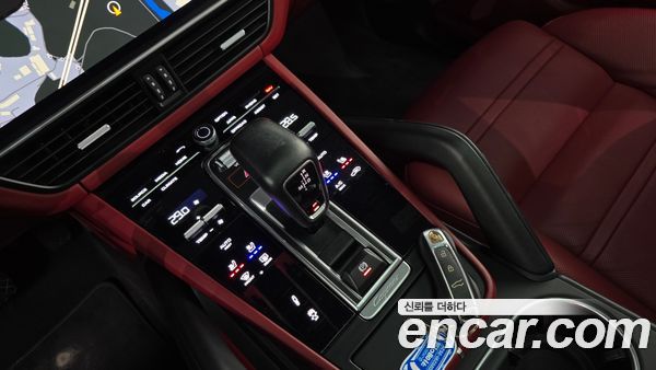 Porsche Cayenne 2020, фото 9