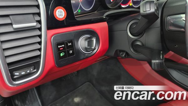 Porsche Cayenne 2020, фото 14