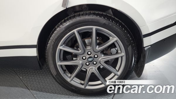 Land Rover Range Rover Velar 2025, фото 4