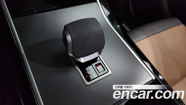Land Rover Range Rover Velar 2025, фото 8
