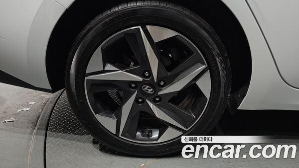 Hyundai Elantra 2022, фото 5